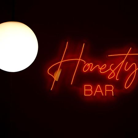Heart Hotel Лимасол Екстериор снимка